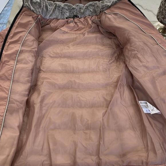 Flattering Women’s Coat - Picture 5 of 15